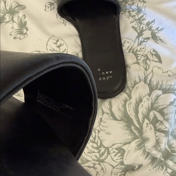 Target Slides - Picture 3 of 3